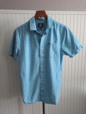 Volcom Light Blue Short Sleeve Button-Down with White Dot Pattern